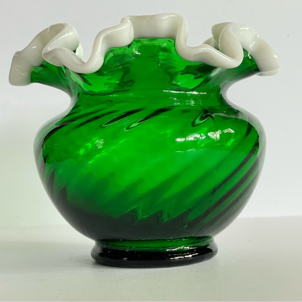 Fenton Emerald  Green Snow Crest  Crimped Round Vase - Picture 2 of 4